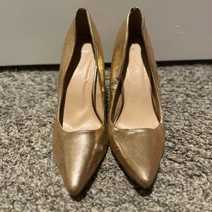 Gold sequin Charlotte Russe pointed toe heels size 8.5